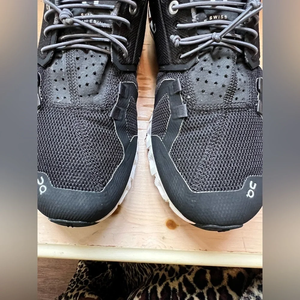On Running Cloud Low Top Women's Sneakers Shoes Size 8.5